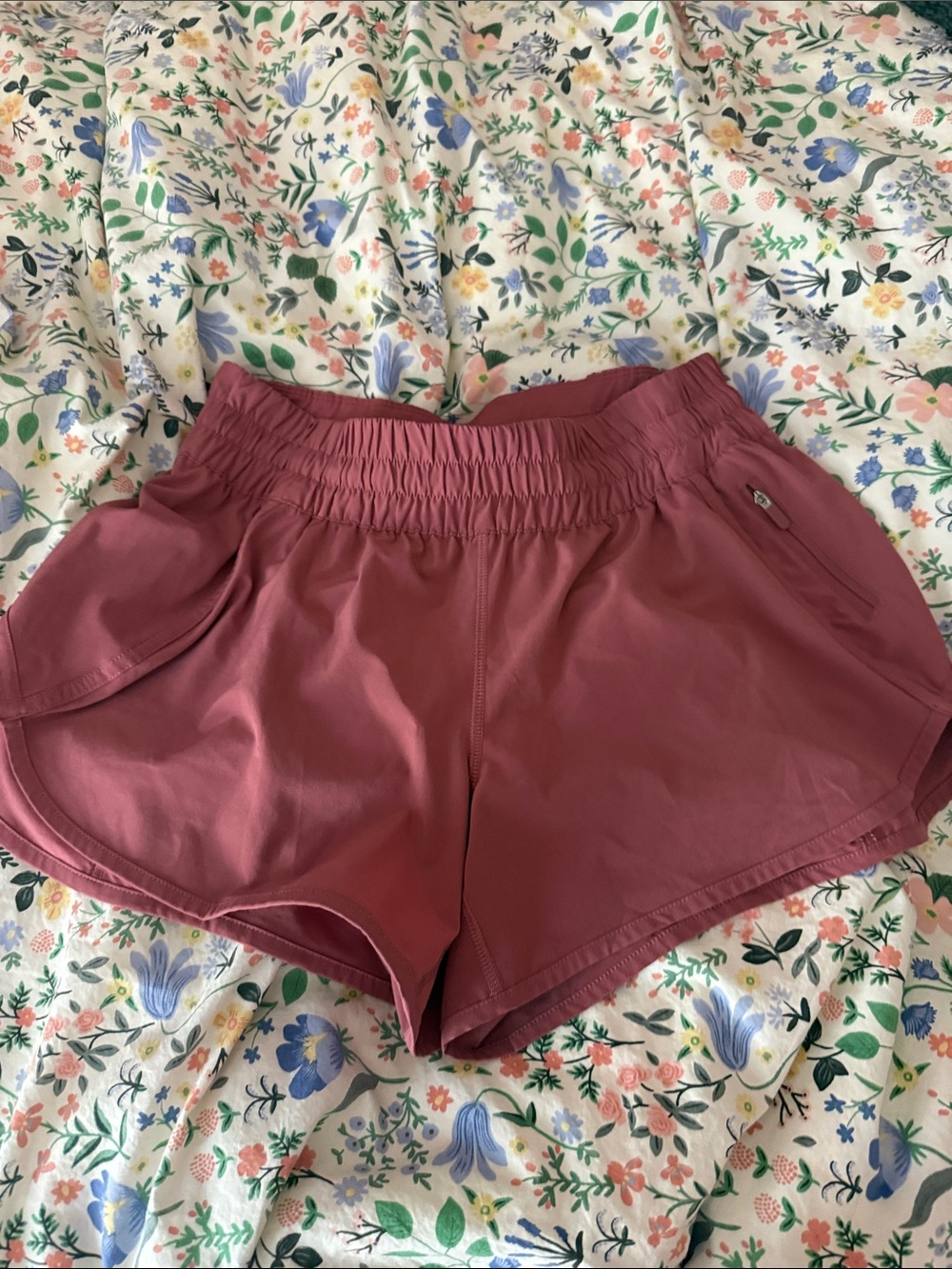 lululemon athletica Women's Rose-Mauve Elastic-Waist Athletic Shorts